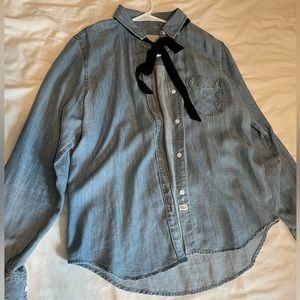Rails denim shirt with attached black neck ribbon. Size medium